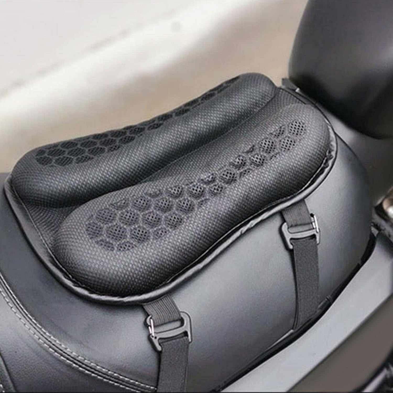 Premium 3D Shock Absorbing Motorcycle Seat Cushion - Ultimate Long Ride Com